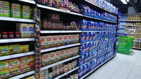 Los comercios deberán señalizar los productos más baratos para cada categoría