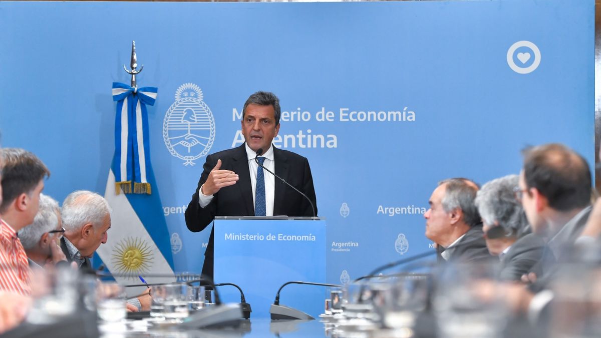 Massa anunció alivio fiscal para más de 500.000 MiPyMEs y financiamiento para fortalecer la economía del conocimiento