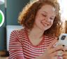 Qué significa releer los mensajes viejos en WhatsApp, según la psicología