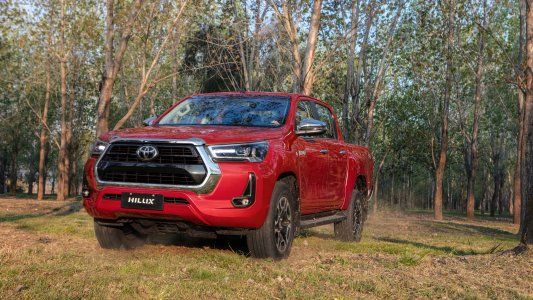 Toyota lanzó la nueva Hilux con más tecnología y un diseño renovado
