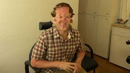 Nicolás Scarpino, casado con un hombre, confesó que debutó sexualmente con una mujer