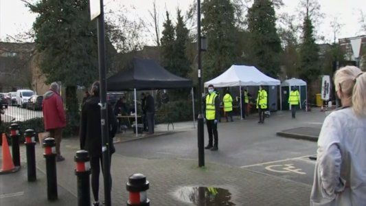 Alertan sobre nuevas variantes de la cepa británica que podrían ser más resistentes a las vacunas