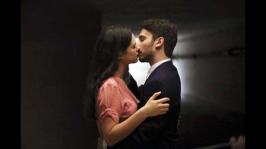 ATAV la escena más esperada: Delfina Chaves y Albert Baró el beso de Lucía y Bruno