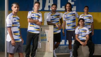 El detalle en la presentación de la nueva camiseta de Boca que expone el complicado presente del equipo