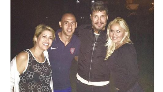 Marcelo Tinelli celebró el triunfo de San Lorenzo con Verónica Ojeda