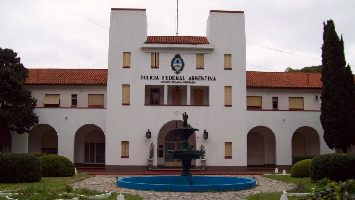 Debaten el polémico proyecto para permitir edificios de 150 metros en la actual la sede de la Policía Montada