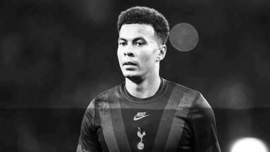 Dele Alli fue suspendido un partido por burlarse del coronavirus