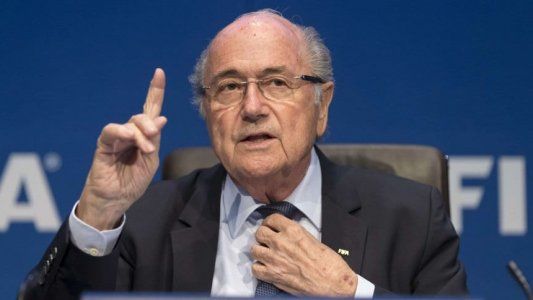 Blatter demandará a la FIFA y a Infantino por daño moral