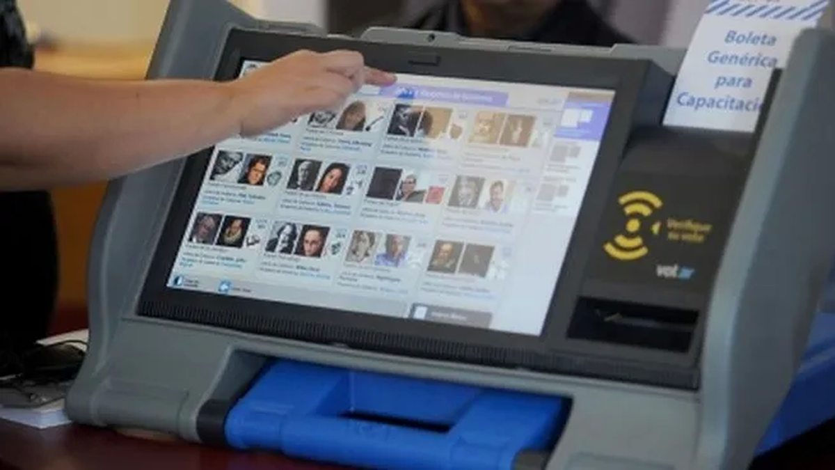Elecciones legislativas en CABA: aprobaron la implementación de la Boleta Única Electrónica