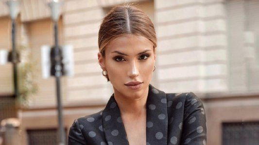 El osado topless de Agustina Agazzani al que sumó un taparrabos