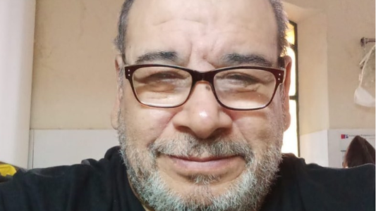 Roly Serrano sufrió por amor y contó cómo fue encontrar a su pareja con otro en la cama