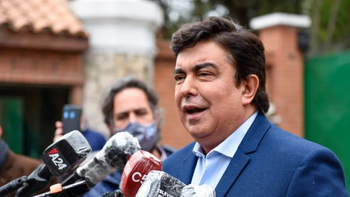 Denuncian que Fernando Espinoza impulsa una ordenanza para condonar una deuda municipal de casi $70 millones