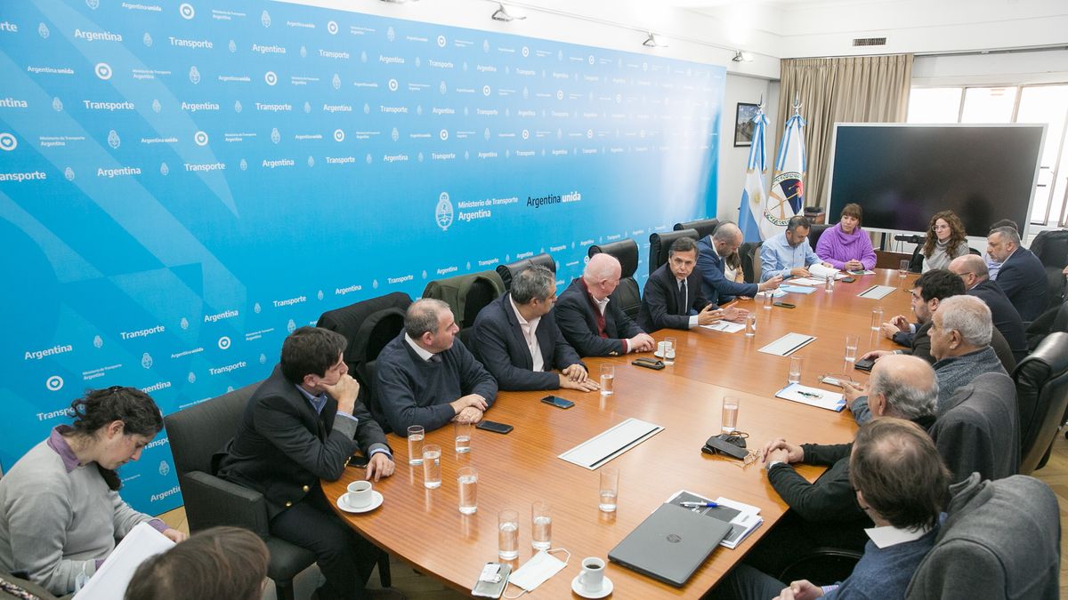 La reunión en el Ministerio de Transporte duró más de cinco horas. La falta de gasoil profundizó las posiciones. 