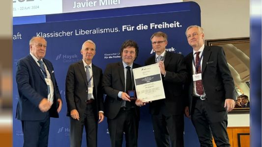 Tras su paso por España, Milei arribó a Alemania en medio de protestas