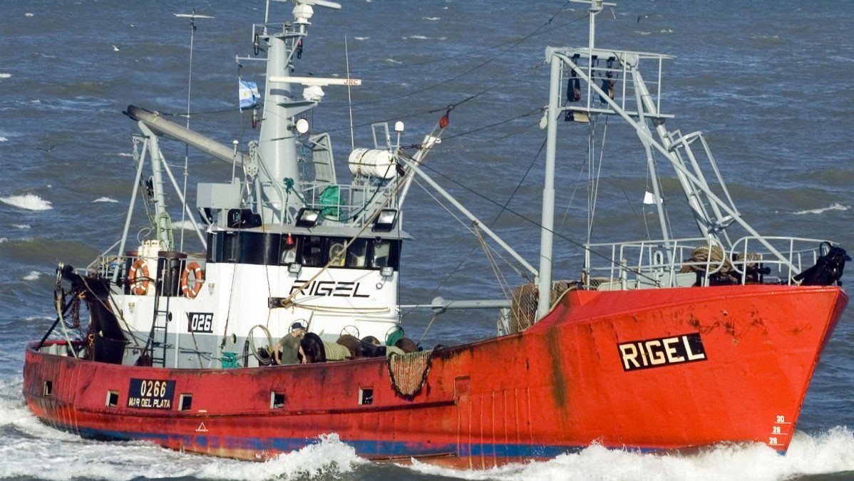 Encontraron un cuerpo flotando en el mar y se presume que es de un pesquero desparecido el viernes