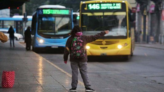 Vuelta a clases: aumentarán las frecuencias del transporte público y se solicitará permiso de circulación