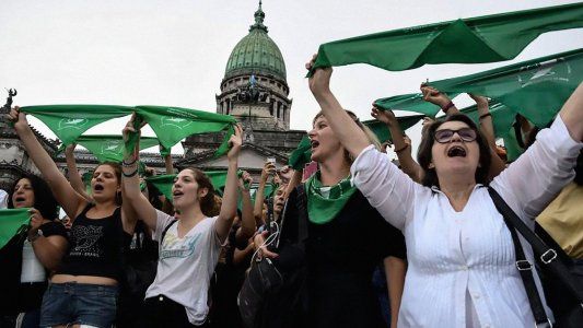 Aborto: entre la definición de los últimos indecisos y el panquequeo de un diputado, la votación sigue abierta