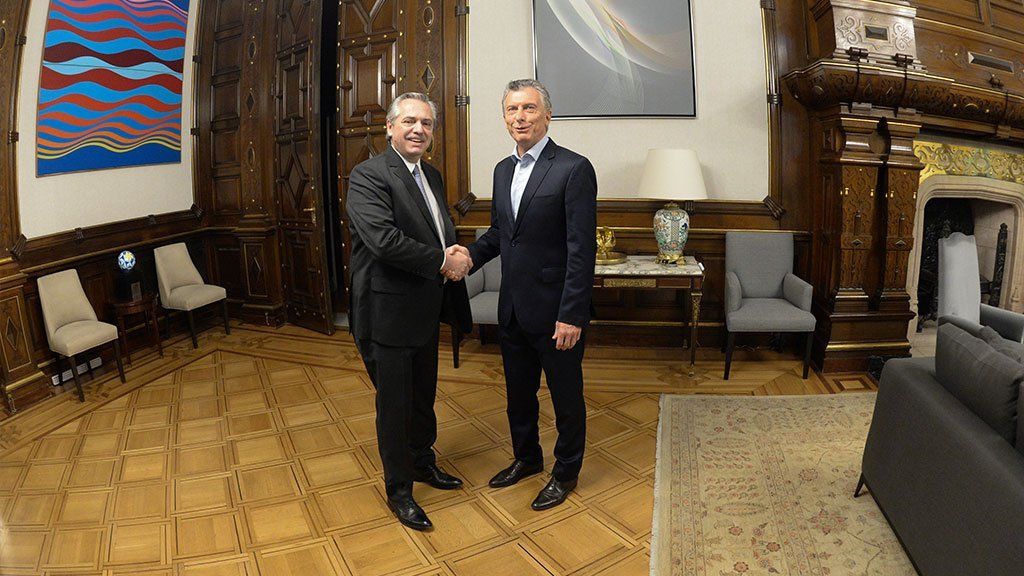 Mientras define paquete de anuncios de emergencia, el Gobierno denunció que Macri dejó el Estado quebrado