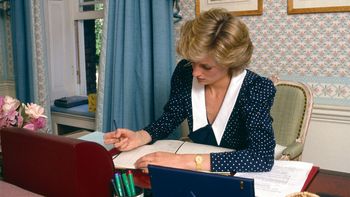 Dolor y persecución: qué revelan las cartas de Lady Di escribió sobre su relación con el príncipe Carlos