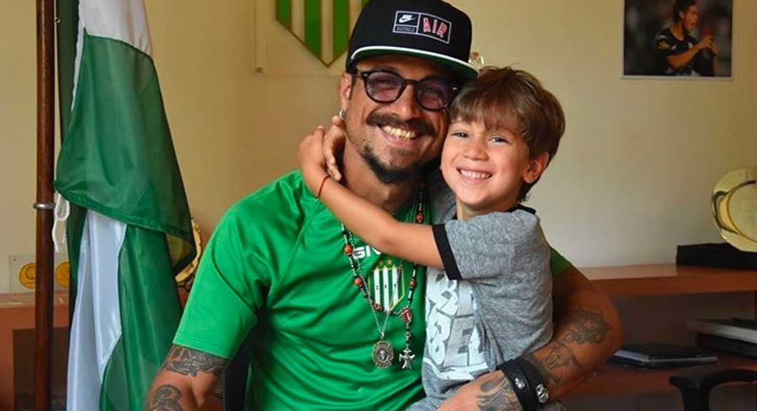 Se agrandó la familia y Daniel Osvaldo presentó al nuevo integrante