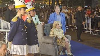 Mirtha Legrand fue al teatro en Mar del Plata y lloró de emoción por el cariño del público