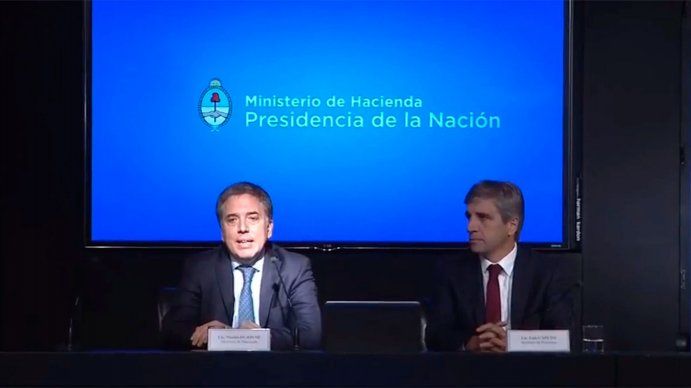 Caputo y Dujovne dijeron que hubo un “voto de confianza en el país” y resaltaron la “coordinación” del equipo