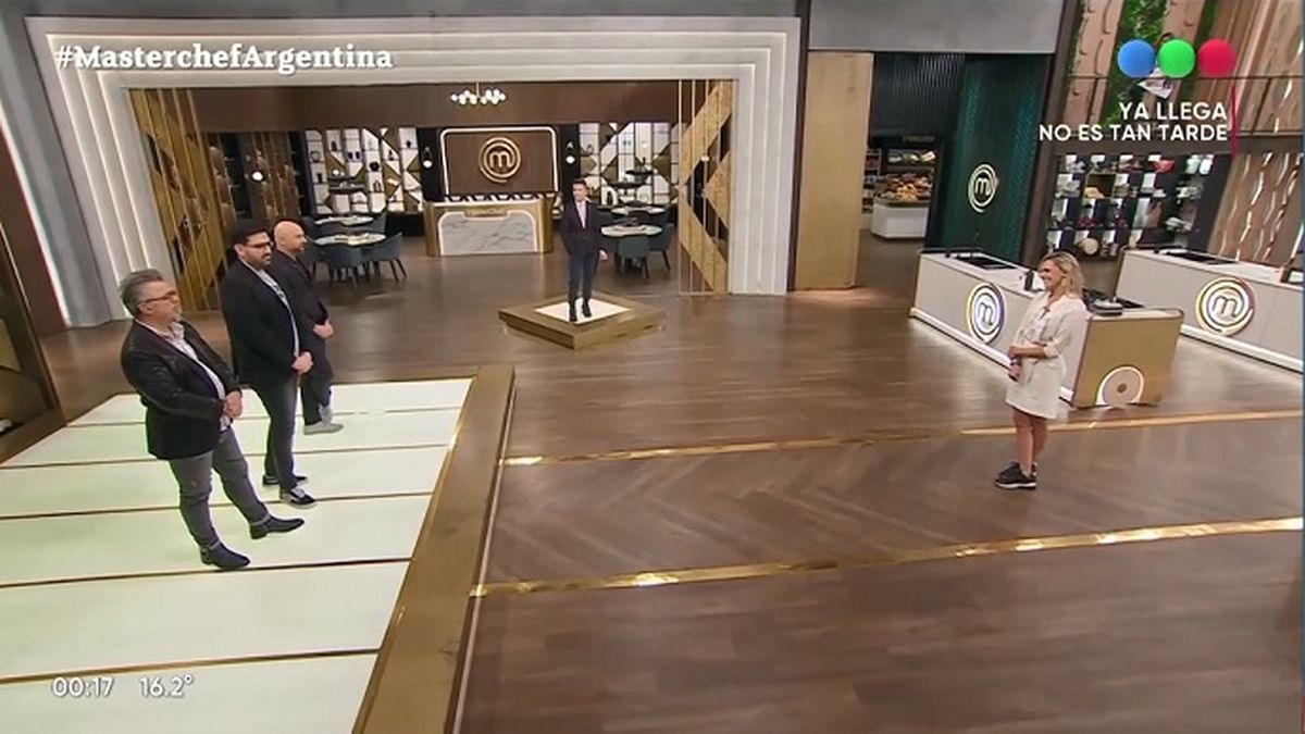 El jurado de MasterChef Celebrity despidi&oacute; emocionado a Denise Dumas de la competencia, y de cara a la gran final del reality de Telefe.
