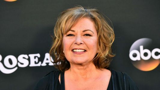 Cancelan la serie Roseanne por un tuit racista de su protagonista
