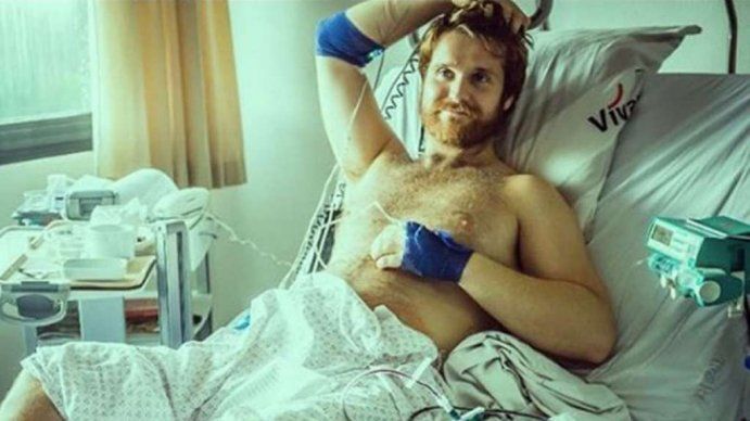 El músico que lleva dos semanas con una erección y podrían amputarle el pene