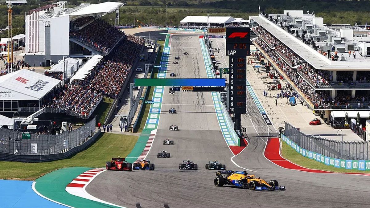 Una larga recta principal y una curva cerrada a la izquierda en Austin. En las mismas circunstancias, Colapinto dio cátedra en Singapur. (Foto: Gentileza Motorsport)
