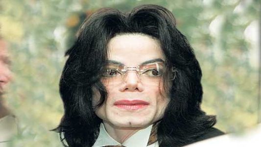 Subastan ropa de Michael Jackson en Buenos Aires