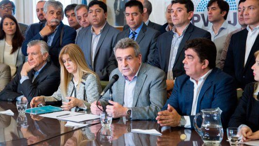 Faurie le respondió al FpV tras la denuncia de intento de golpe de Estado en Venezuela: No hay que ponerse una venda en los ojos