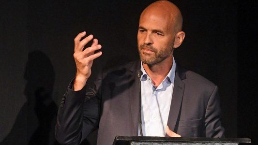 Dietrich ratificó ante los bancos que la obra pública continúa