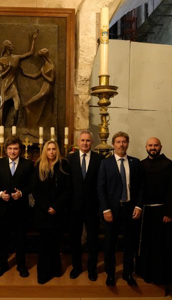 Milei cierra su gira por Israel con una agenda religiosa y un homenaje al papa Francisco en el Santo Sepulcro