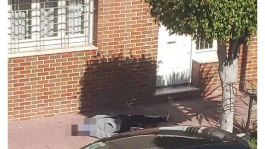 Un joven se desplomó y murió en plena calle y testean si tenía coronavirus