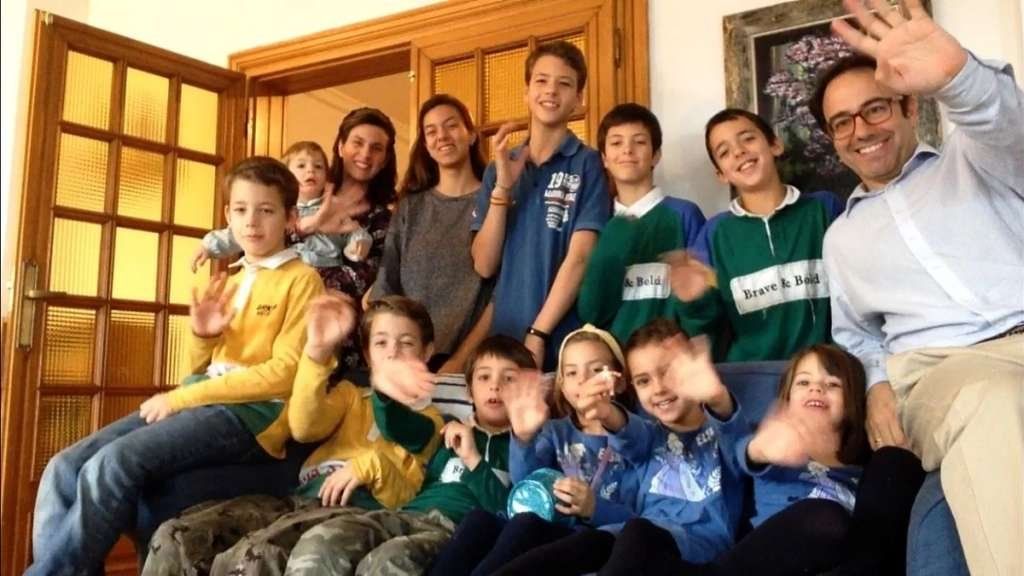 Tienen 11 hijos, están en cuarentena y todos tienen coronavirus