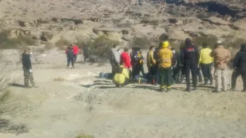 Cómo fue el duro rescate de los cuerpos de los siete tripulantes del helicóptero que se estrelló en San Juan