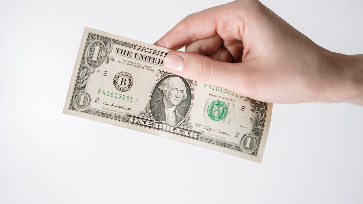 Una mujer de Estados Unidos descubrió una exorbitante suma de dólares en su cuenta bancaria