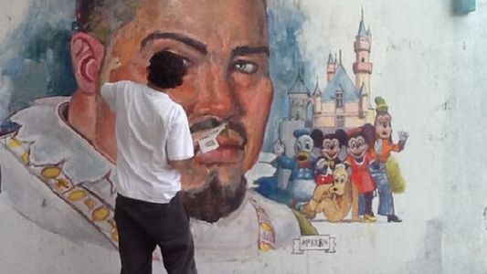 Pintan en Palermo un mural como homenaje a Ricardo Fort
