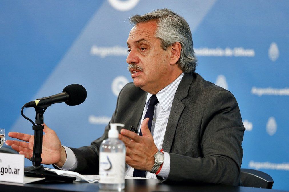 Alberto Fernández apuntó contra aquellos que comparan la situación con una dictadura (Foto: AFP).