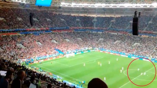 Error de principiante: como en el picado, Inglaterra quiso sacar rápido del medio cuando le hicieron el gol