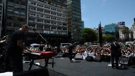 La Beriso sorprendió con un recital a puro rock junto al Teatro Colón