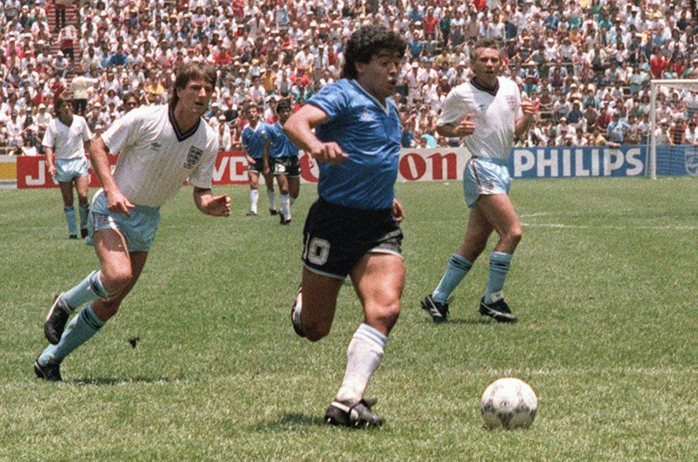 La camiseta que usó Argentina ante Inglaterra en el ’86 se compró en la calle y se cosió a mano un día antes del partido