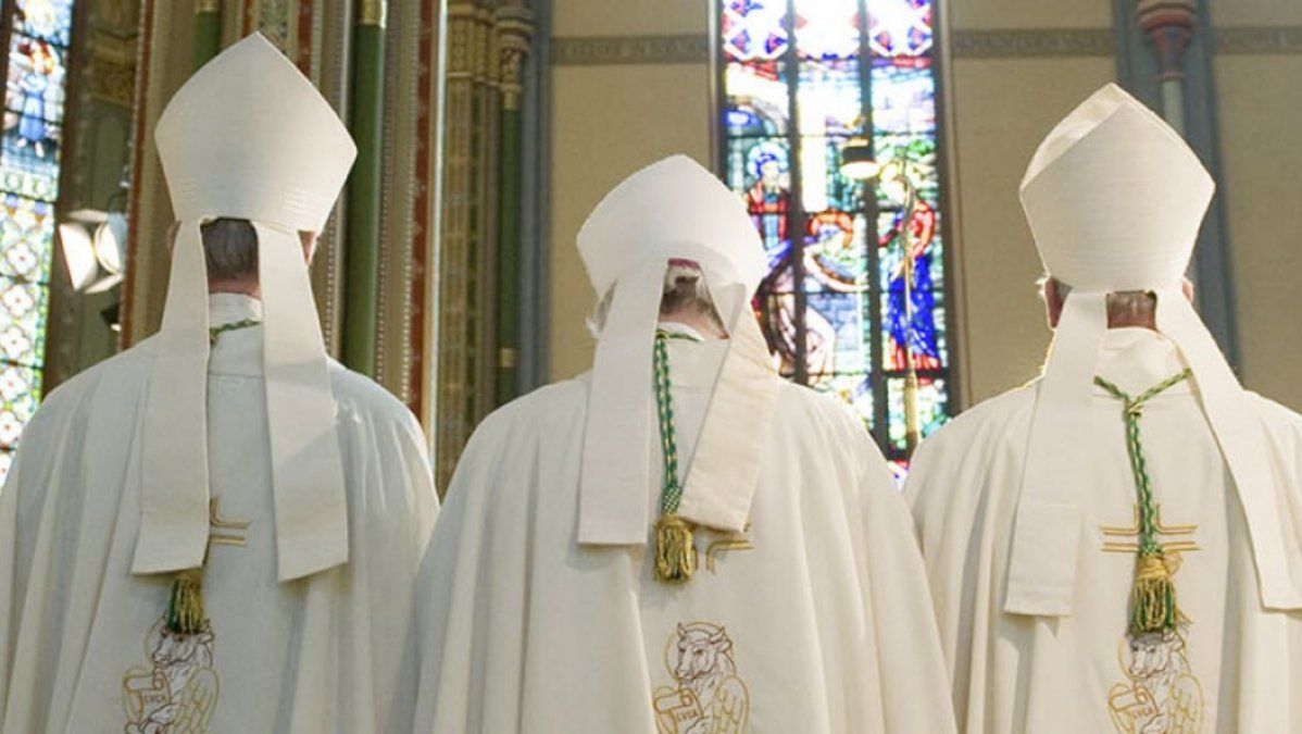 Salarios promedio y asignaciones: en salud y educación reciben menos que en la Iglesia Católica