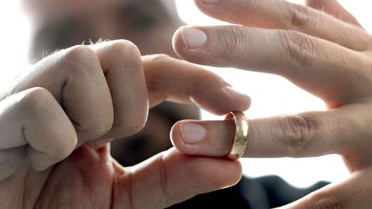 Del divorcio a la reconciliación: el famoso futbolista que volvió con su esposa en menos de 48 horas