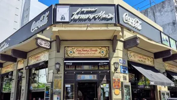 El mítico bar Esquina Homero Manzi podría cerrar por un millonario juicio laboral de dos bailarines