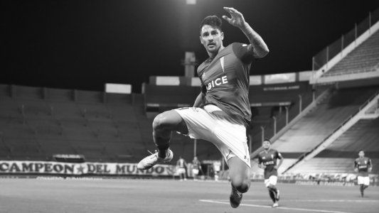 Copa Sudamericana: un Vélez aturdido por el escándalo perdió 2-1 ante Católica en Liniers por la ida de los cuartos