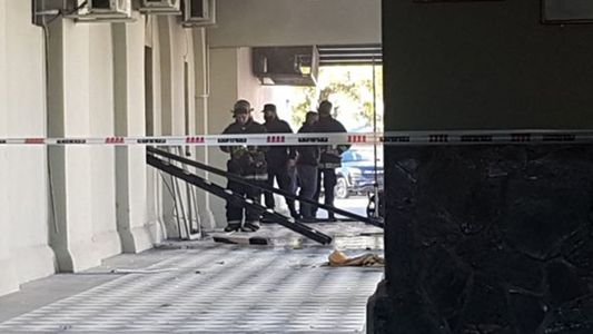 Fuerte explosión en el patio de la Policía de Santa Fe: hay tres heridos