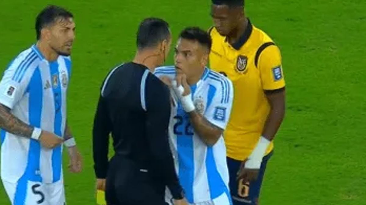 Lautaro Martínez fue amonestado ante Ecuador.