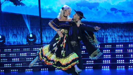 Sabrina Rojas sorprendió con un folclore bien hot en la pista del Bailando 2016